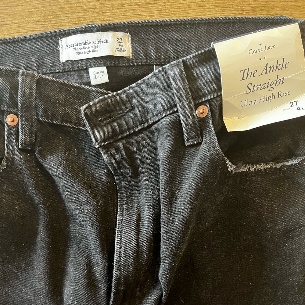 !NWT! Abercrombie CURVE LOVE Ultra High Rise Ankle Straight *long*